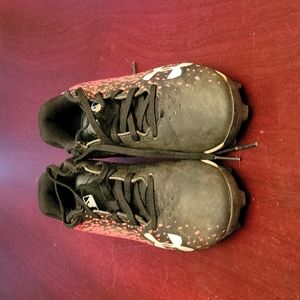 Under Armor Girls Pink and Black Cleats Size 13K Used